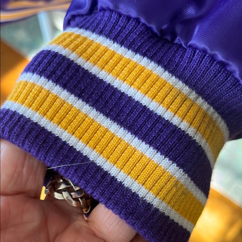 LA Lakers Purple Jacket - Picture 4 of 16